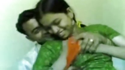 Alex adalah sepong sex jepang romantis pengasuh rambut pirang remaja kecil
